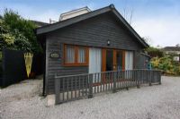 Cosy Detached Timber Clad Lodge near Falmouth
