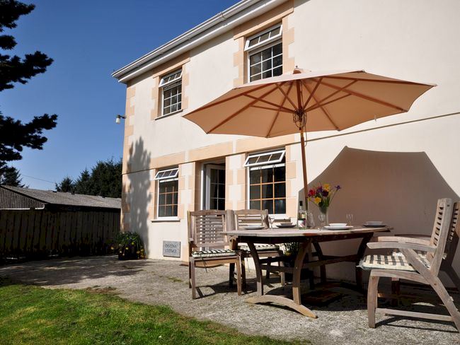 Family friendly cottage within driving distance of Port Isaac and Padstow
