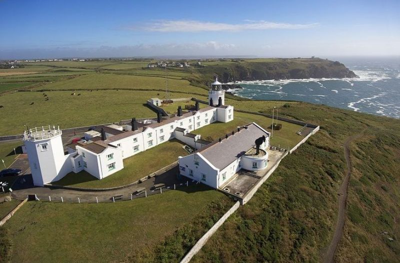 Longships, Holiday Cottages, Bungalows, Apartments, Self Catering in