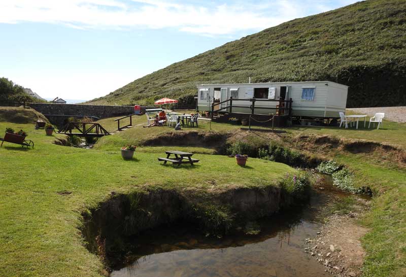 10 Best Cafes in Cornwall - The Rustic Tea Garden Northcott Mouth, Bude, EX23 9EG