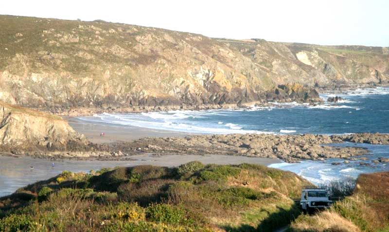 10 Best Dog Friendly Beaches in Cornwall - Kennack Sands (East) in the background is separated by rocks from West Beach