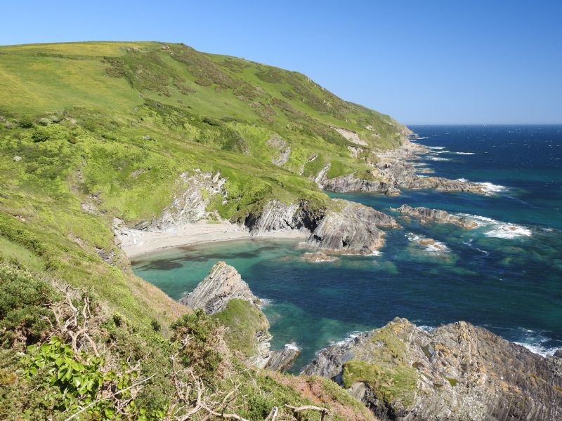 Lansallos Cove (West Coombe Beach) Lansallos Cove (West Coombe Beach)