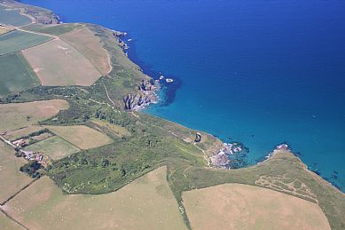 Lundy Hole, Pennywilgie Point and Epphaven Cove on Port Quin Bay Lundy Hole, Pennywilgie Point and Epphaven Cove on Port Quin Bay
