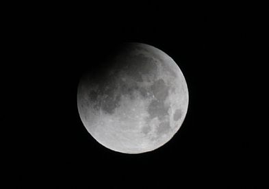 Supermoon - eclipse begins